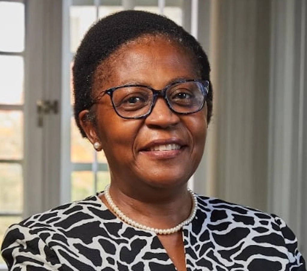 Esselina Macome